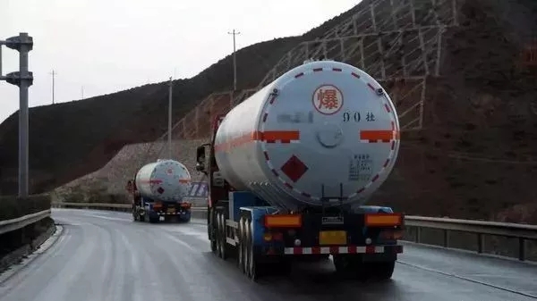 運費翻倍暴漲！四大運輸新規正式實施，貨車上高速成“奢侈品”？